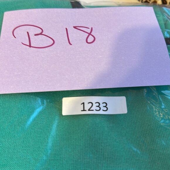 Ming Wang Green with Black Beaded Trim Round Neck Sleeveless Knit Top Sz Small - Picture 9 of 9